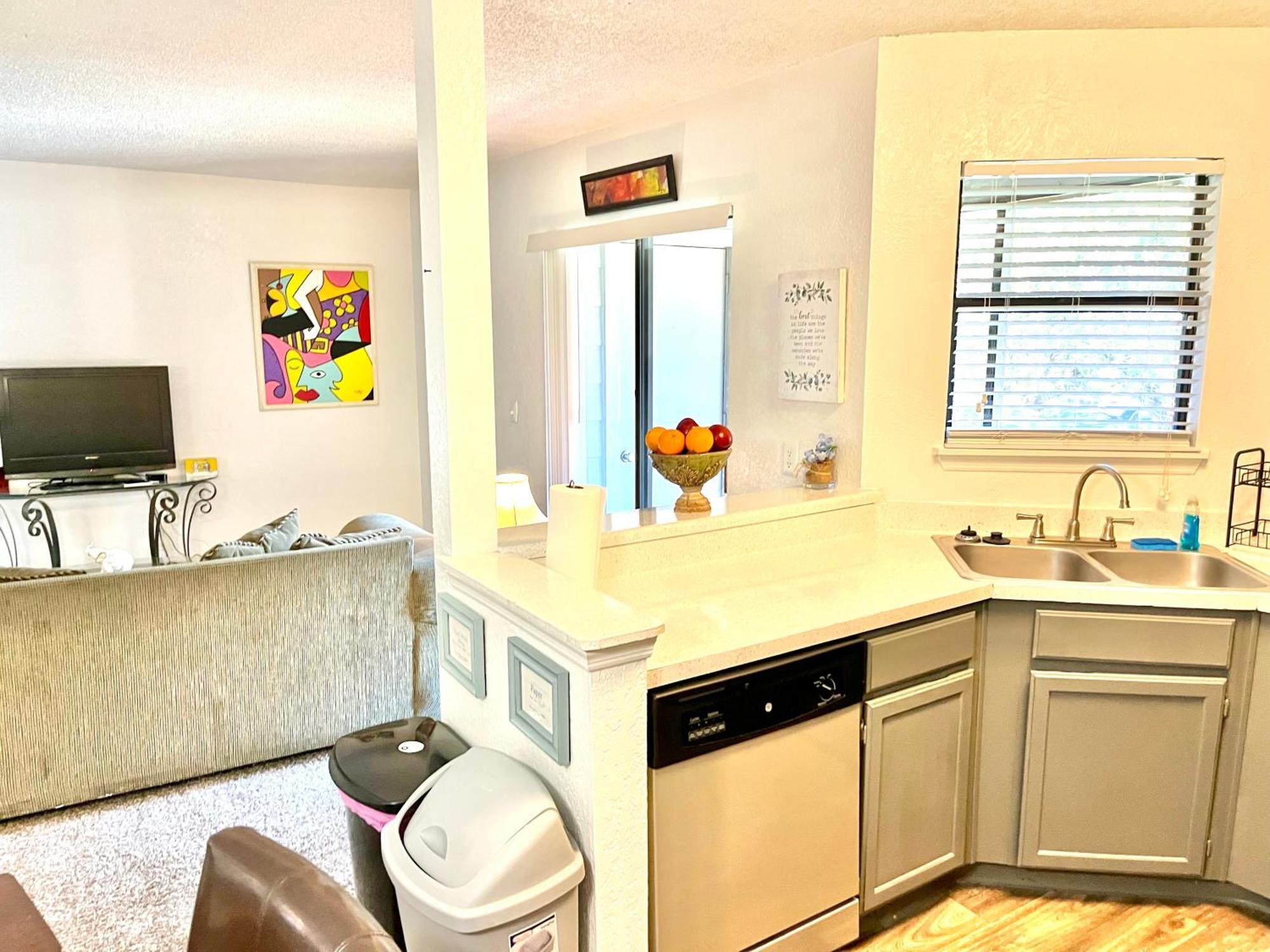 Daytona 2 Bed Apartment 10 Minutes To Beach With Balcony Port Orange Exteriör bild